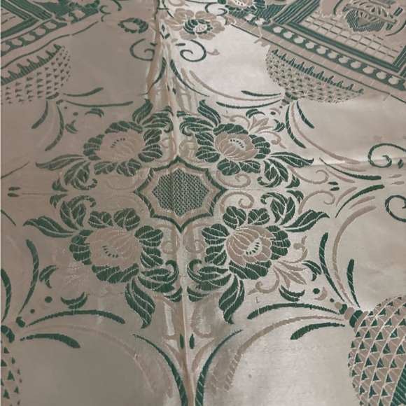 Vintage WWII era satin Fringedcshael depicting Taj Mahal - Picture 4 of 8